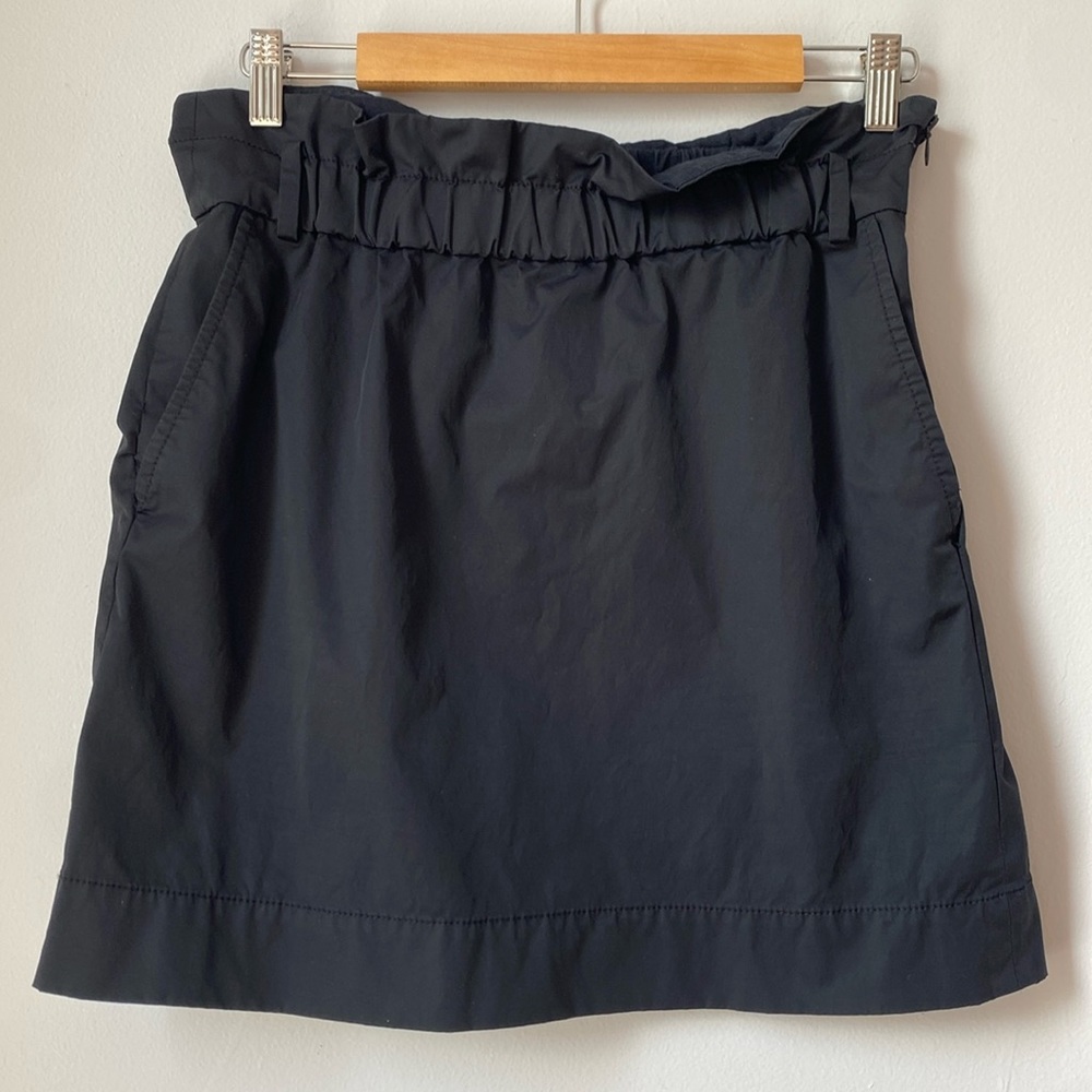 Banana Republic women’s black stretch paper bag waist skirt with front pockets